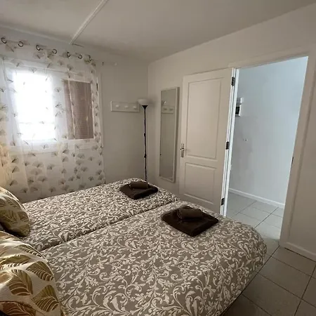 Apartment Lola - Cosy & Central 1 Bedroom Apartment Tias Exterior photo