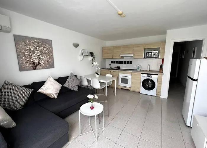 Apartment Lola - Cosy & Central 1 Bedroom Apartment